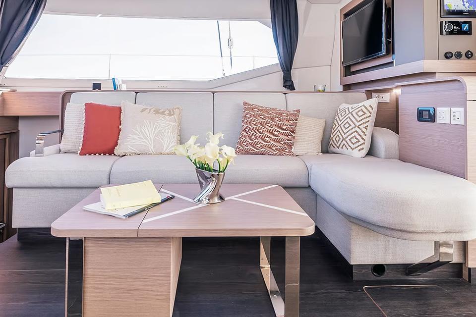 Fountaine Pajot Aura 51 (9)