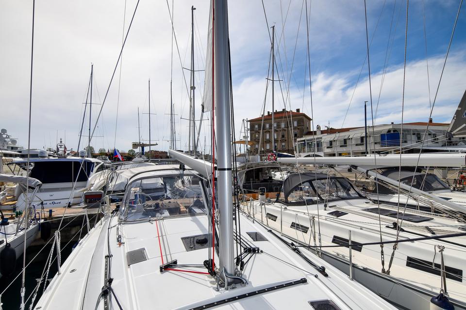 Beneteau Oceanis 40.1 (15)