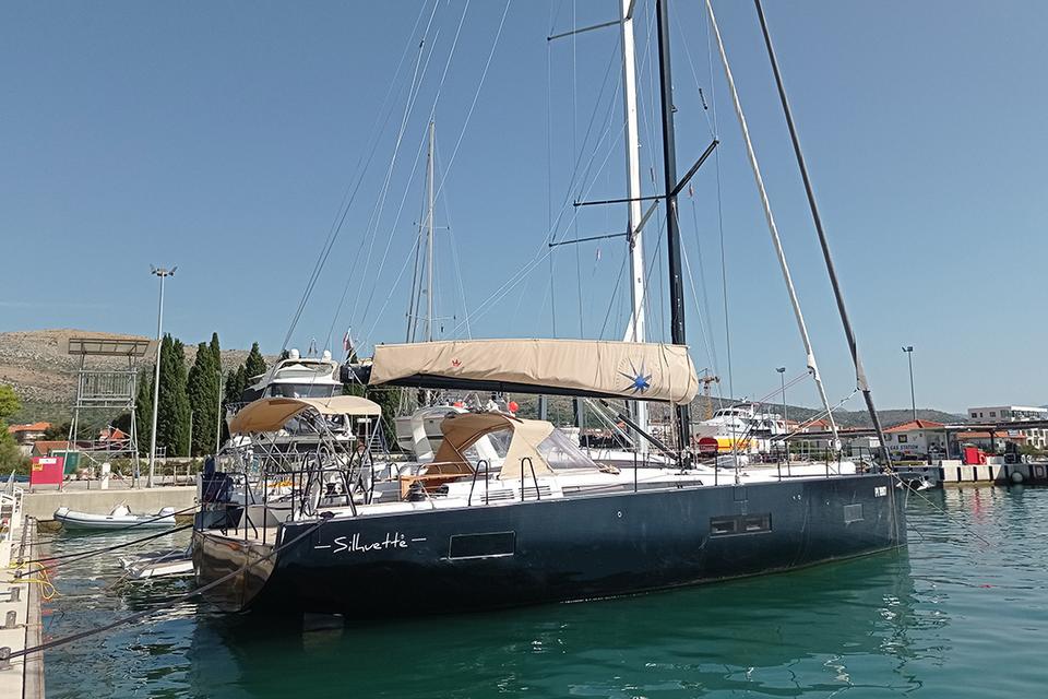 Beneteau First 53