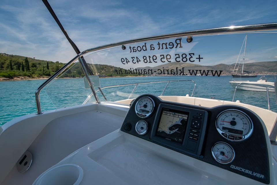 Quicksilver 675 Open (11)