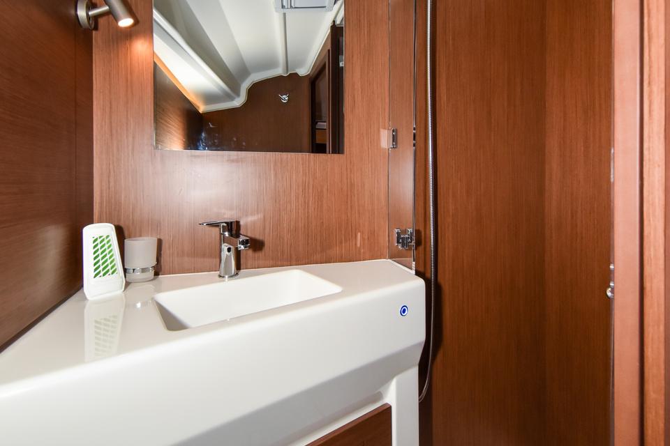 Beneteau Oceanis 40.1 (36)