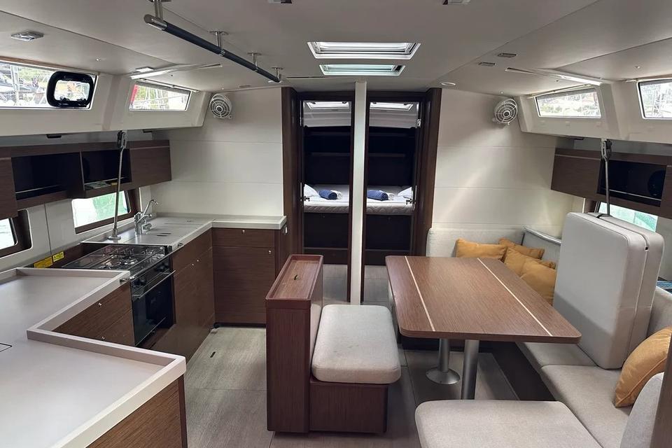 Beneteau Oceanis 46.1 (2)