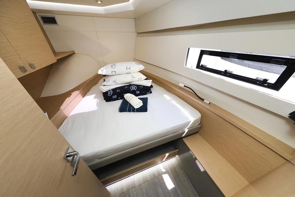 Motor Catamaran Fountaine Pajot MY 37 (30)