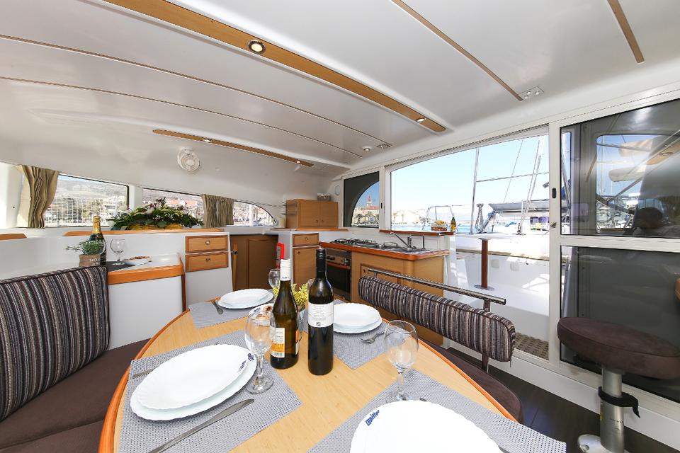Lagoon 380 S2 (23)