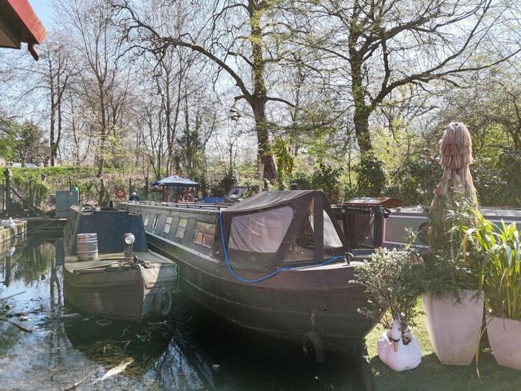 Narrowboat 70ft with London mooring Residential