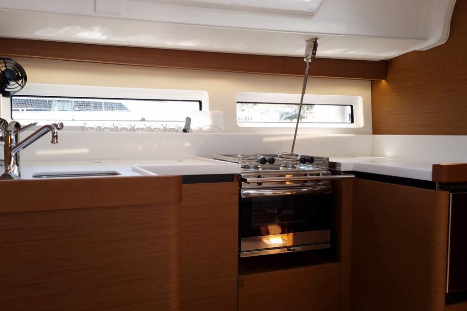 Jeanneau Sun Odyssey 490 (12)