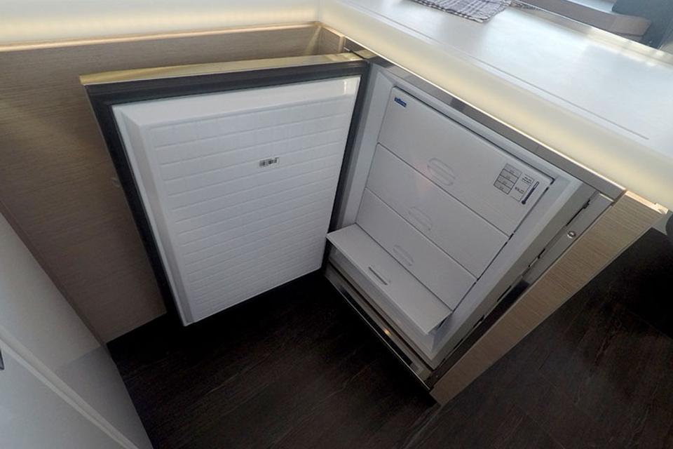 Fountaine Pajot Astrea 42 (13)