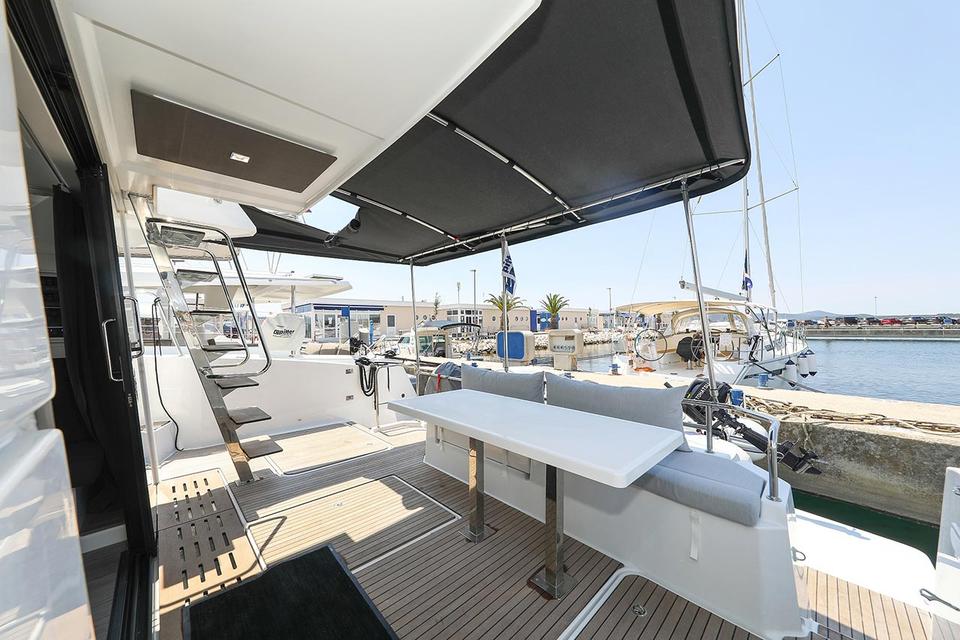 Motor Catamaran Fountaine Pajot MY 37 (9)
