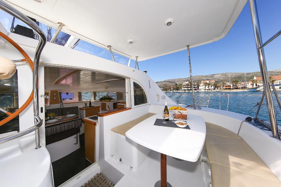 Lagoon 380 S2 (7)