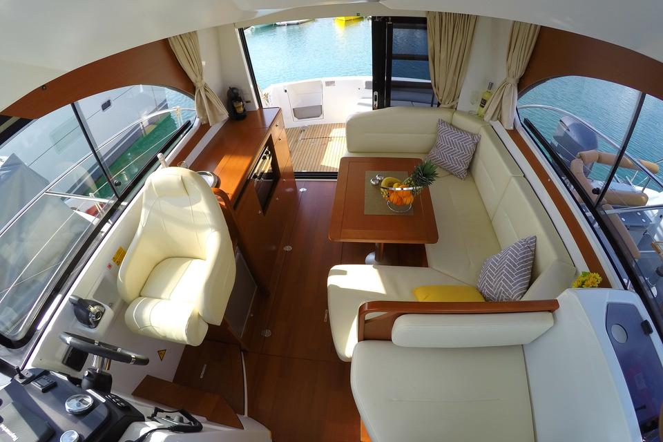 Beneteau Antares 30 Fly (11)