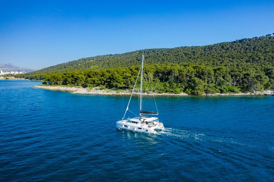 Lagoon 42