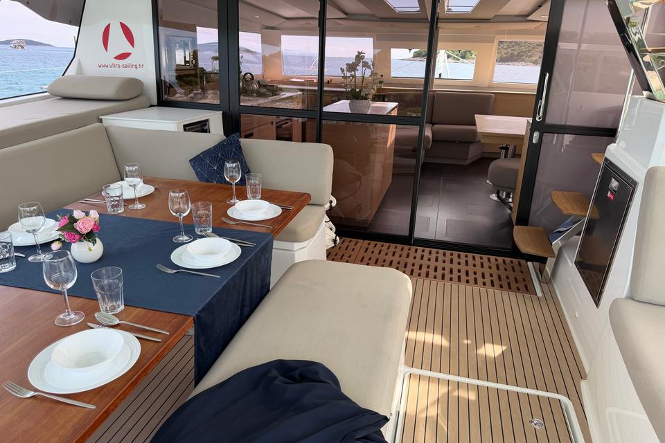 Fountaine Pajot Aura 51 (5)