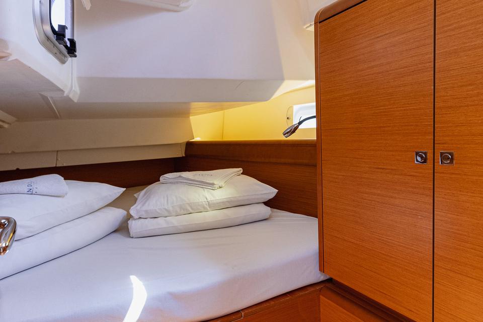 Jeanneau Sun Odyssey 449 (32)