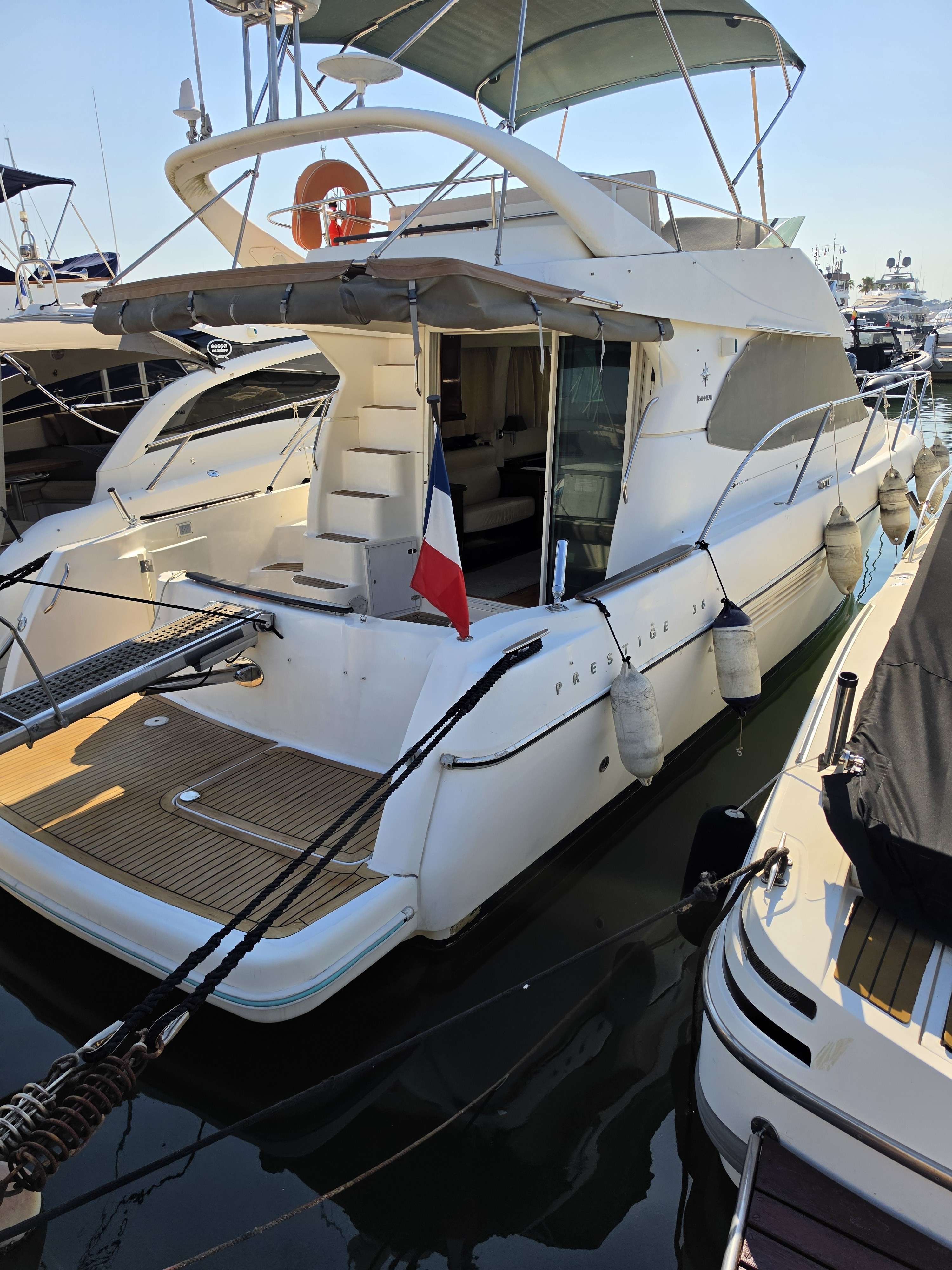 PRESTIGE 36