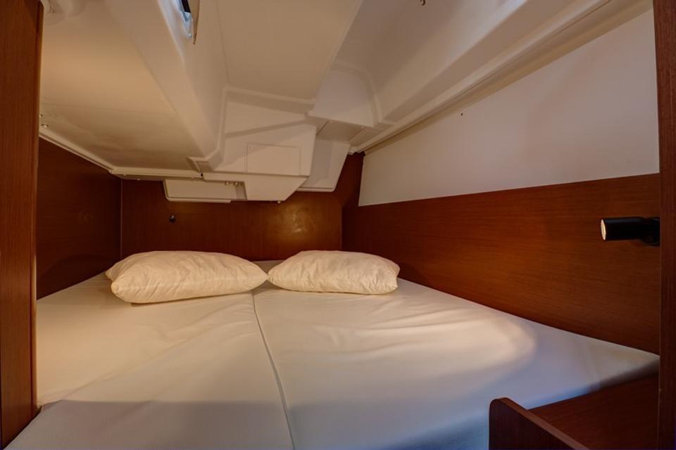 Beneteau Oceanis 35 (9)