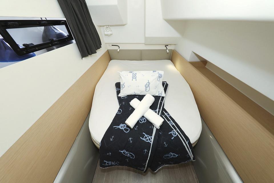 Motor Catamaran Fountaine Pajot MY 37 (21)