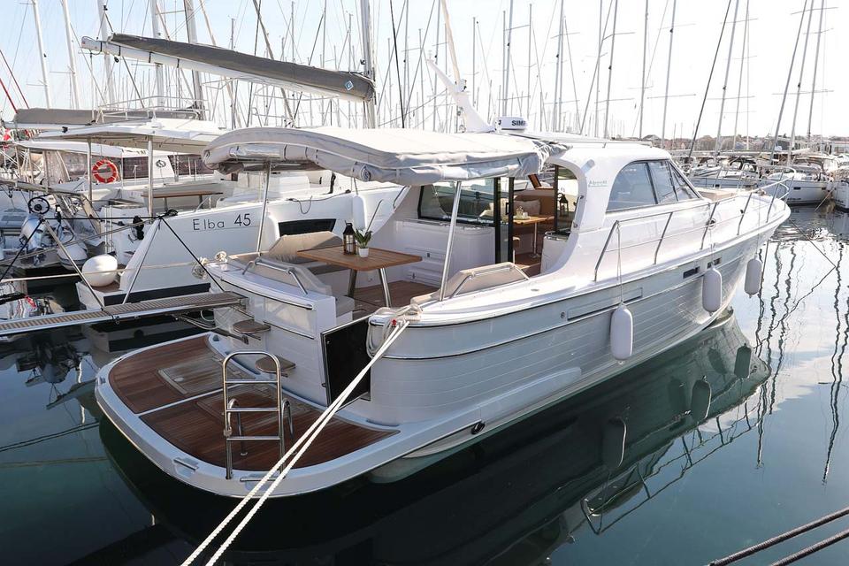 Sas Vektor Adriana 44 (7)