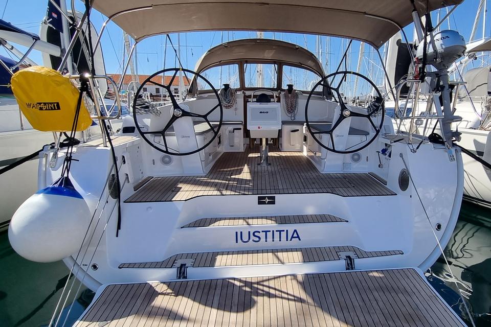 Bavaria Cruiser 46 (2)