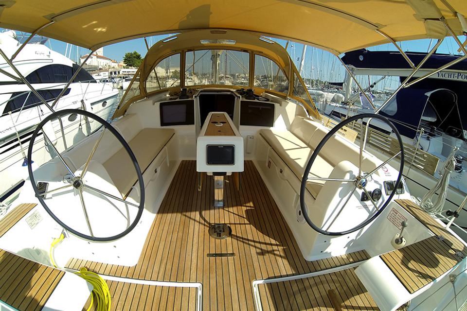 Dufour 382 Grand Large (5)