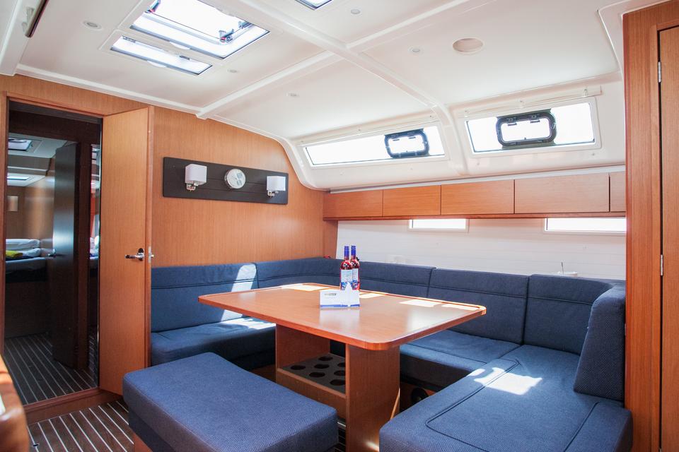 Bavaria Cruiser 51 (2)