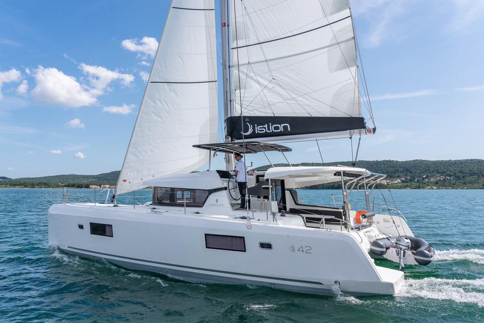 Lagoon 42 (2)
