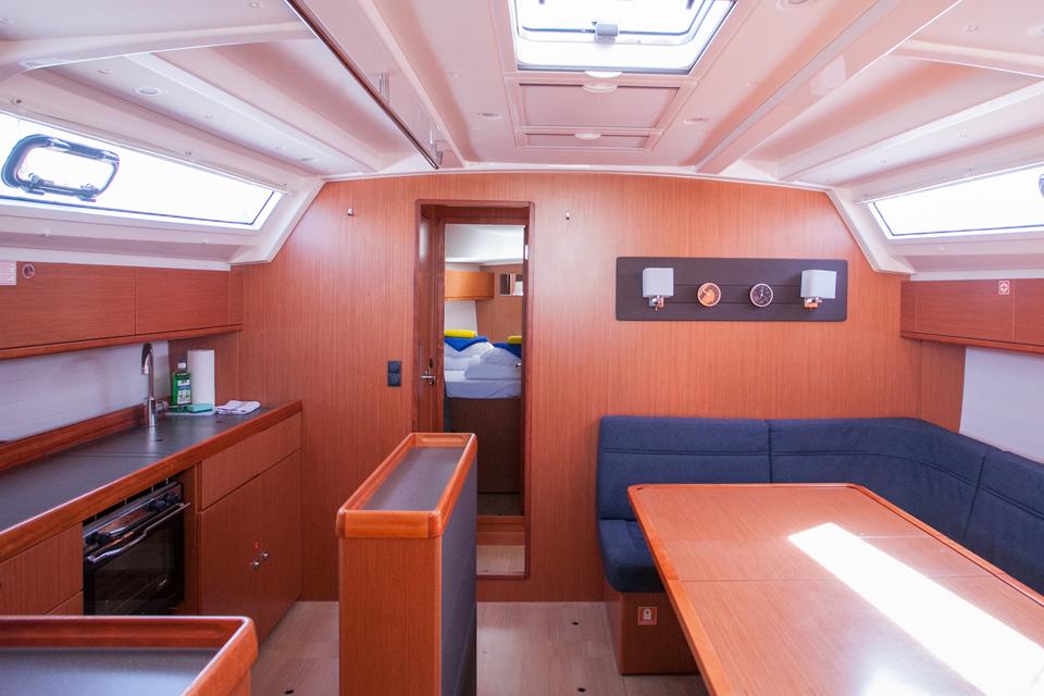 Bavaria Cruiser 46 (2)