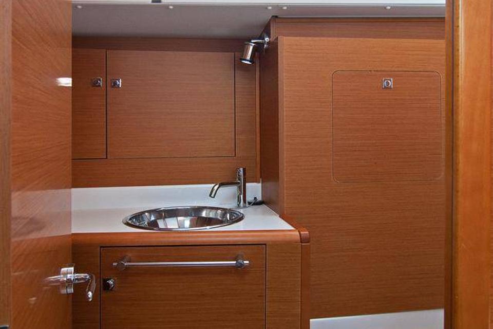 Jeanneau Sun Odyssey 449 (8)
