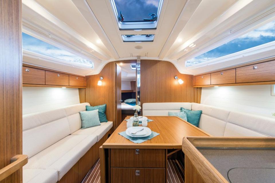 Bavaria Cruiser 37 (16)