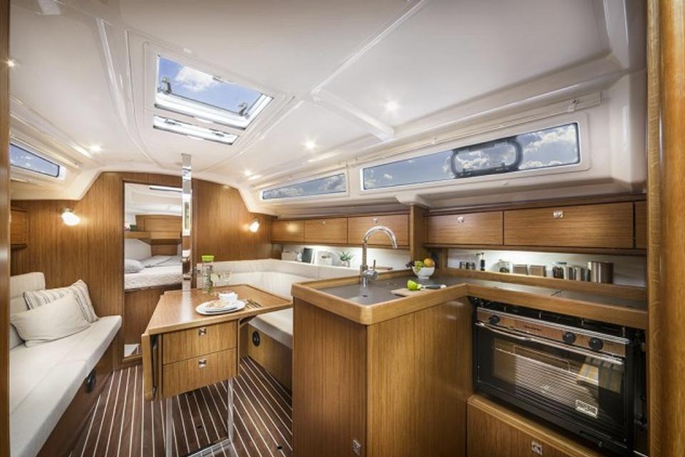 Bavaria Cruiser 34 (3)