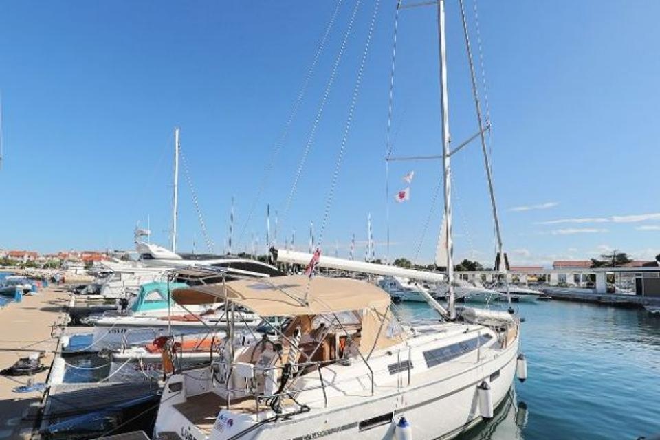 Bavaria Cruiser 37 (4)