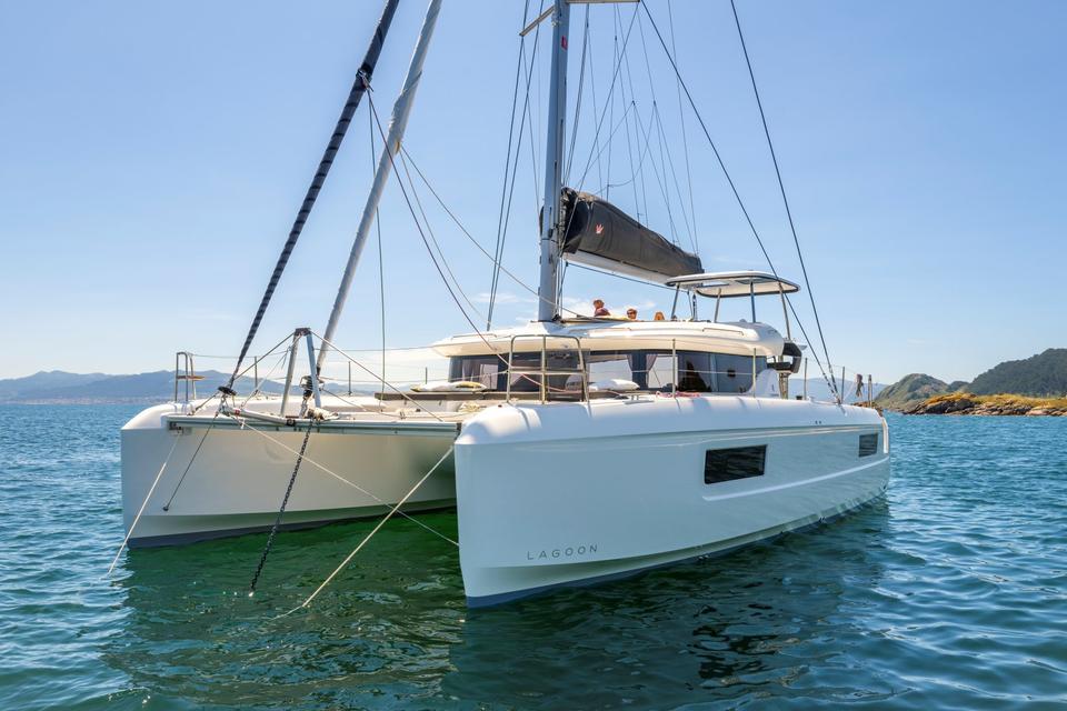 Lagoon 43