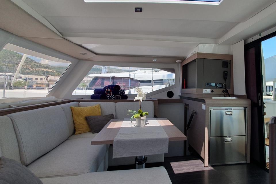 Fountaine Pajot Isla 40 (11)