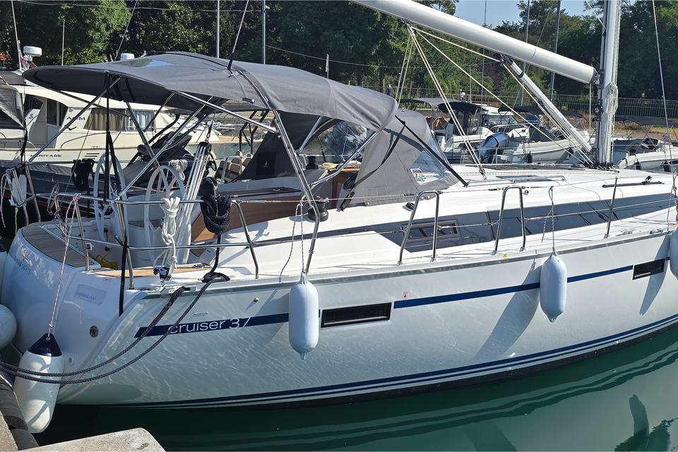 Bavaria Cruiser 37