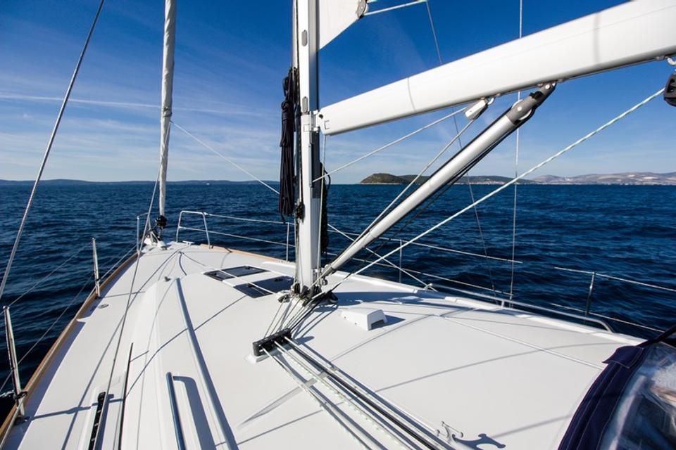 Beneteau Oceanis 38 (2)