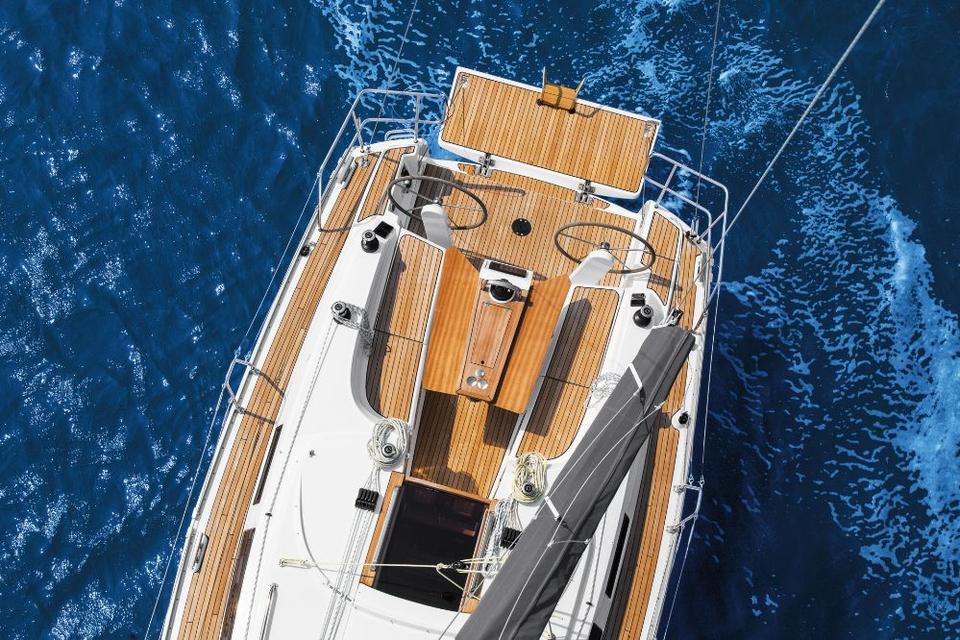 Bavaria Cruiser 34 (6)