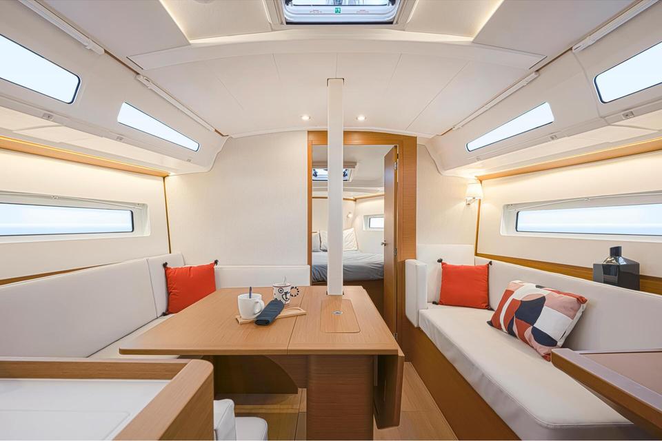 Jeanneau Sun Odyssey 380 (2)