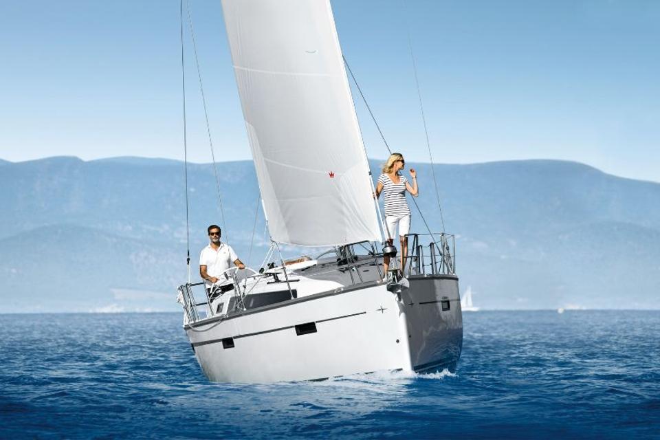 Bavaria Cruiser 37 (4)