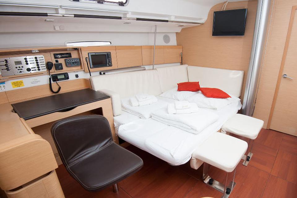 Beneteau First 45 (16)