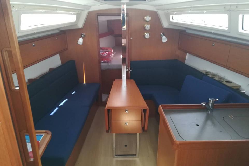 Bavaria Cruiser 34 (2)