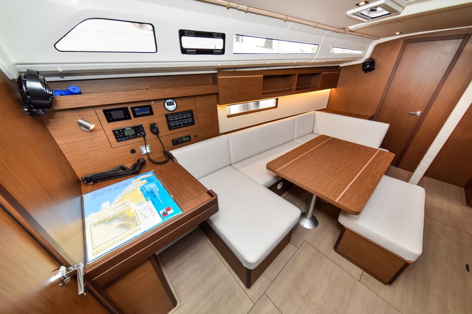Beneteau Oceanis 40.1 (25)