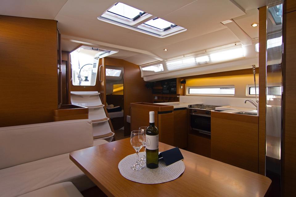 Jeanneau Sun Odyssey 440 (11)
