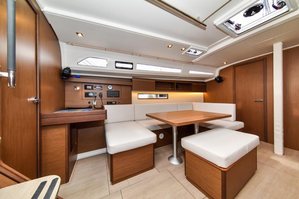 Beneteau Oceanis 40.1 (41)