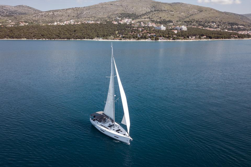 Dufour 530