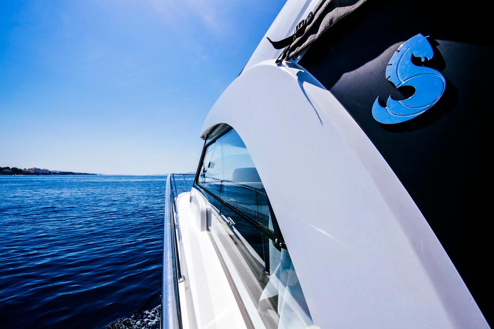 Beneteau Antares 9 (13)