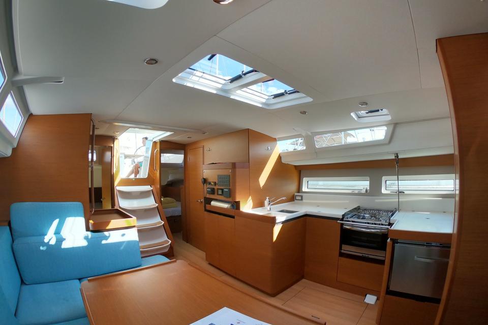 Jeanneau Sun Odyssey 490 (2)