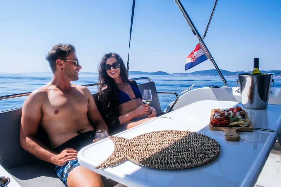 Beneteau Antares 9 (5)
