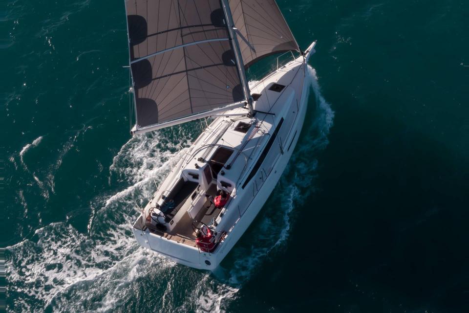 Jeanneau Sun Odyssey 380
