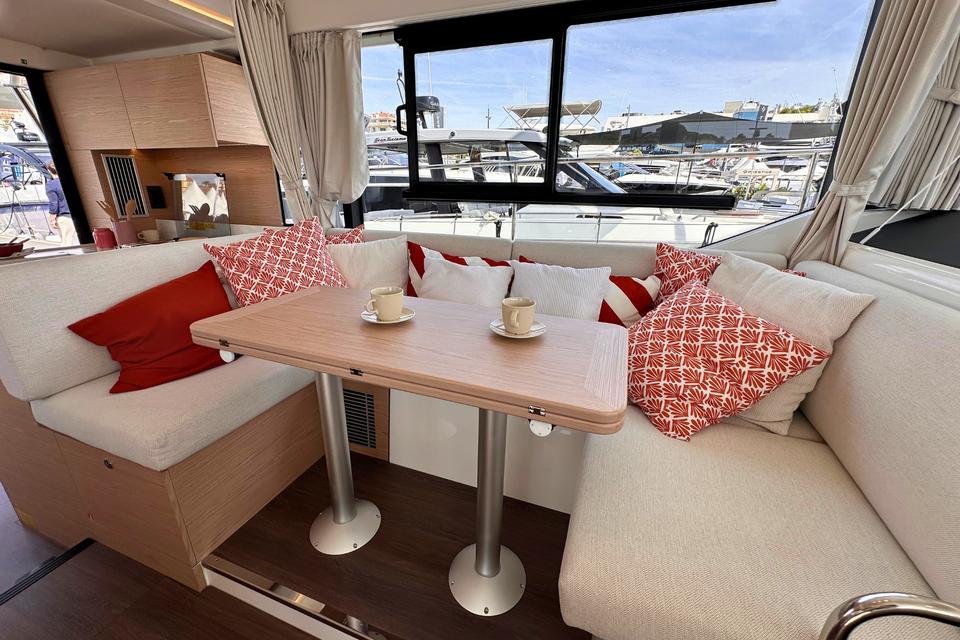 Beneteau Swift Trawler 41 (10)