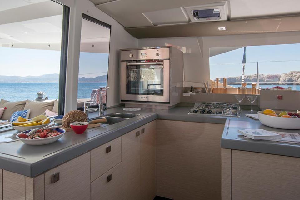 Fountaine Pajot Astrea 42 (9)