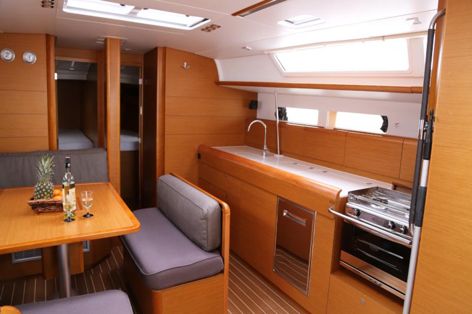 Jeanneau Sun Odyssey 479 (2)